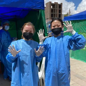 global-mission-peru-two-volunteers-800x800