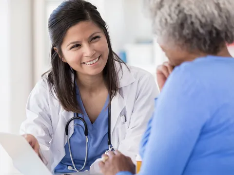 lp-circle-insert-800x800-sennnior-woman-and-doctor_